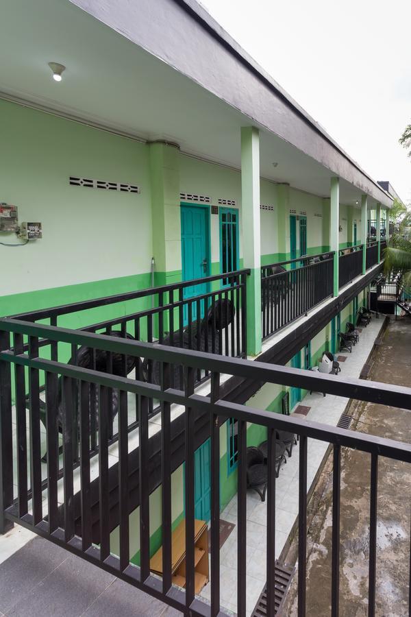 Oyo 754 Nur Aziziah Syariah Hotel Balikpapan (Borneo)