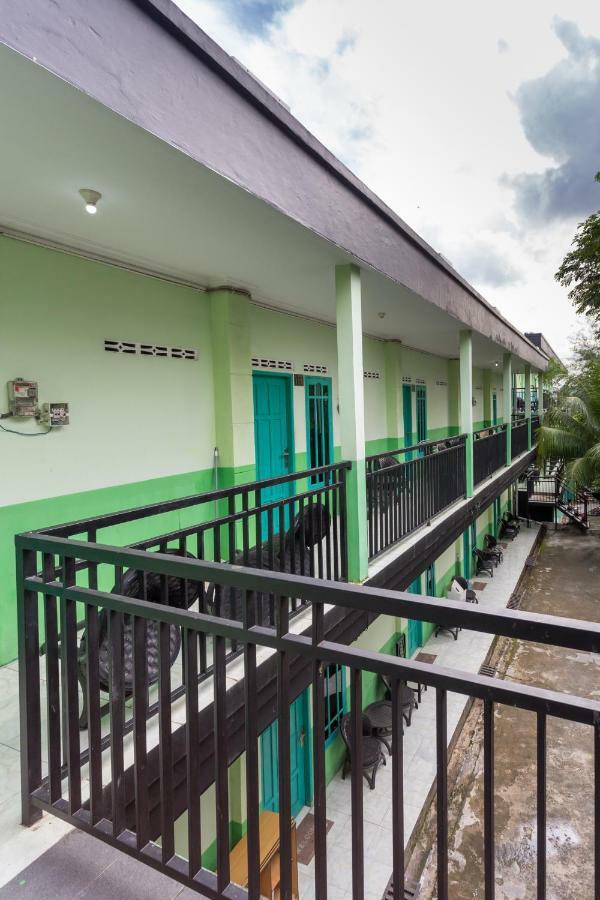 Oyo 754 Nur Aziziah Syariah Balikpapan (Borneo)